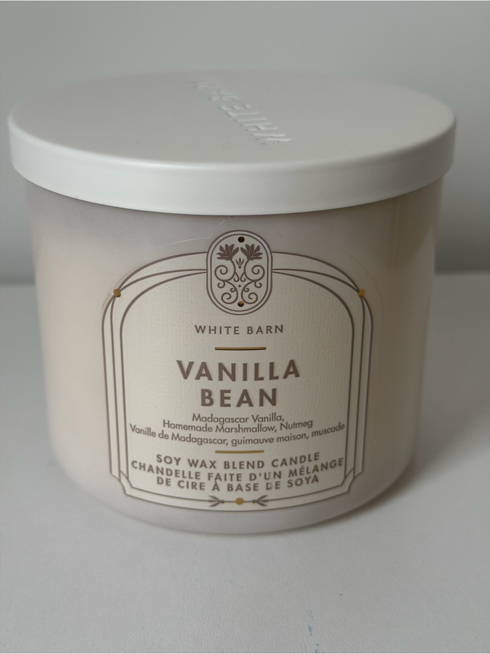 Bath & Body Works White Barn Vanilla Bean Candle - Cream & White